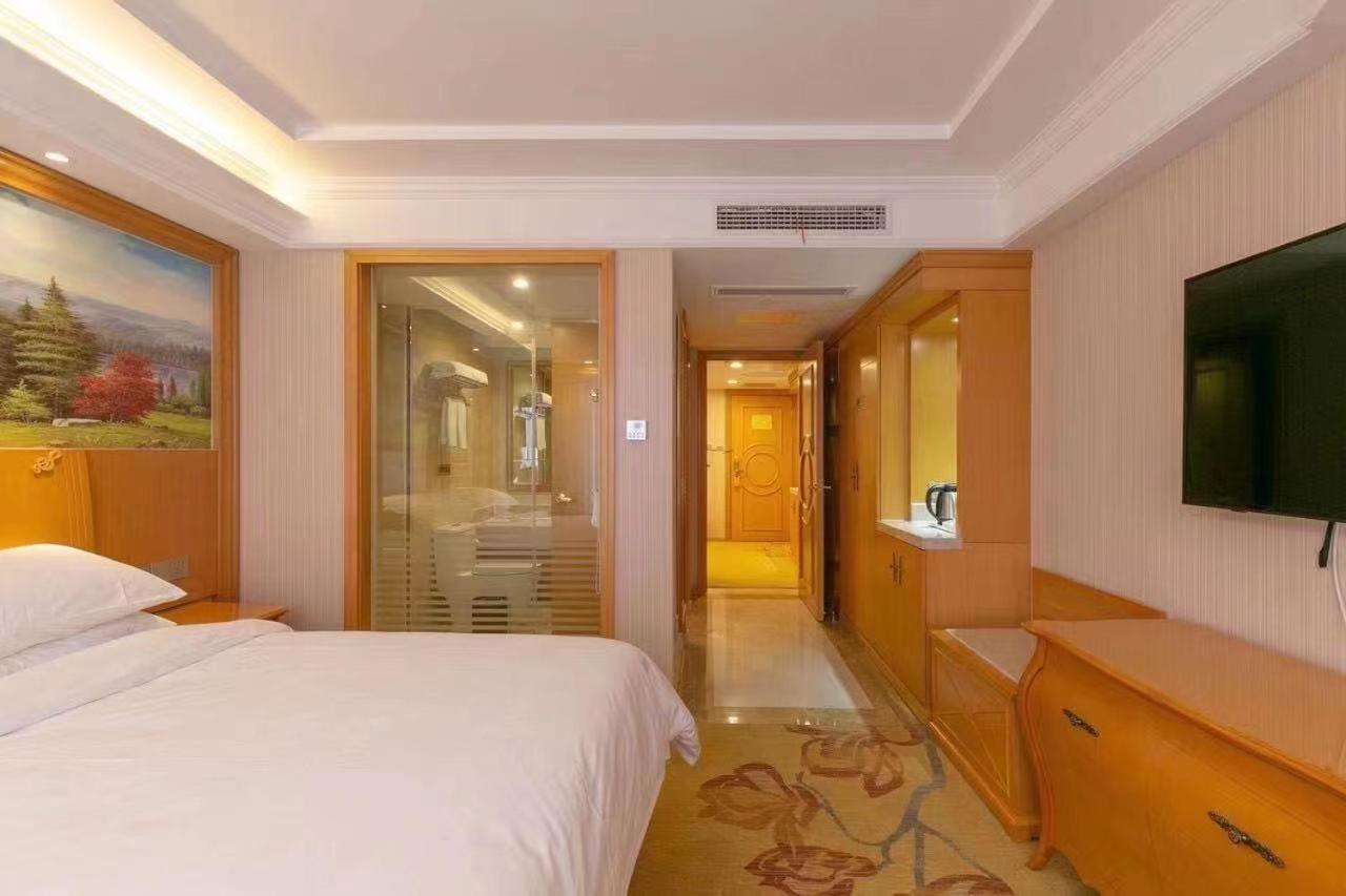 Vienna International Hotel Shanghai Pudong New International Exbition Central Exterior photo