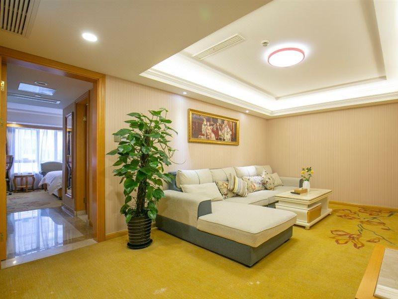 Vienna International Hotel Shanghai Pudong New International Exbition Central Exterior photo